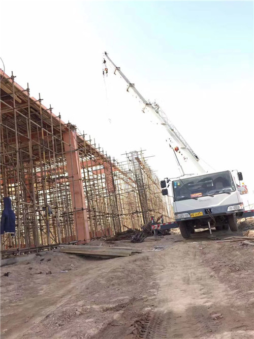 咸宁市吊车作业的安全注意事项有哪些？