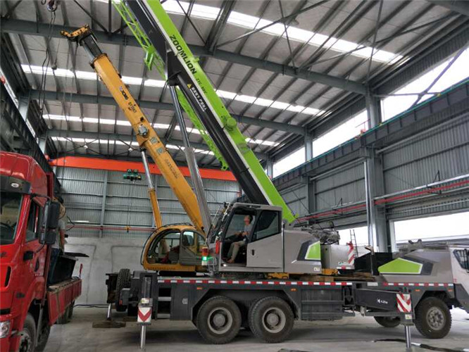 咸宁市高空车出租需要注意哪些安全事项？